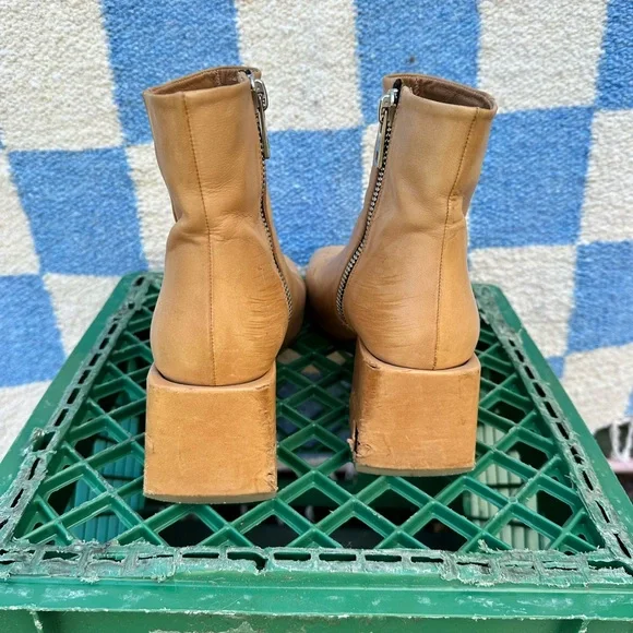 LoQ Nubuck Tan Leather Ankle Boots - Women's Stylish Zip-Up Boots - Picture 6 of 7